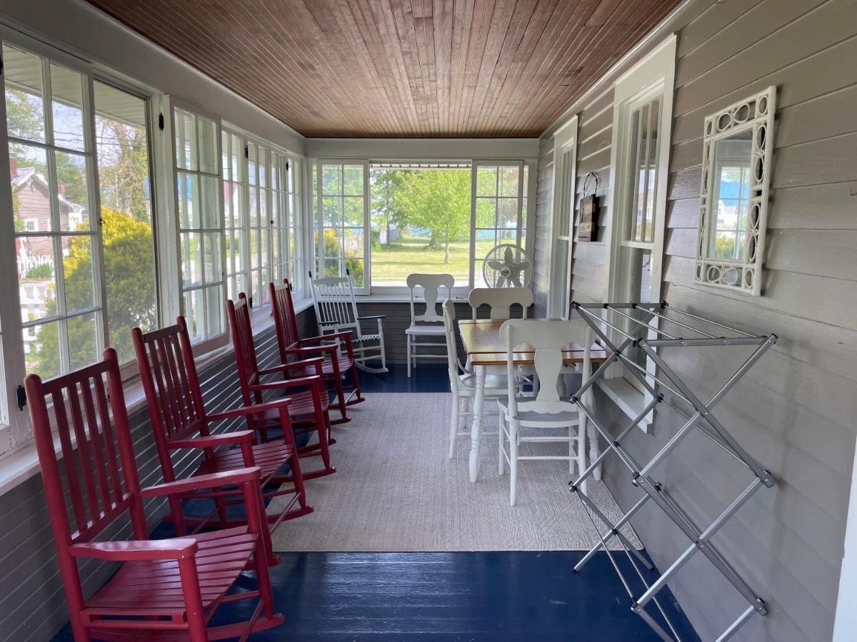 Drop Anchor Cottages And Lake House Geneva-on-the-Lake Extérieur photo