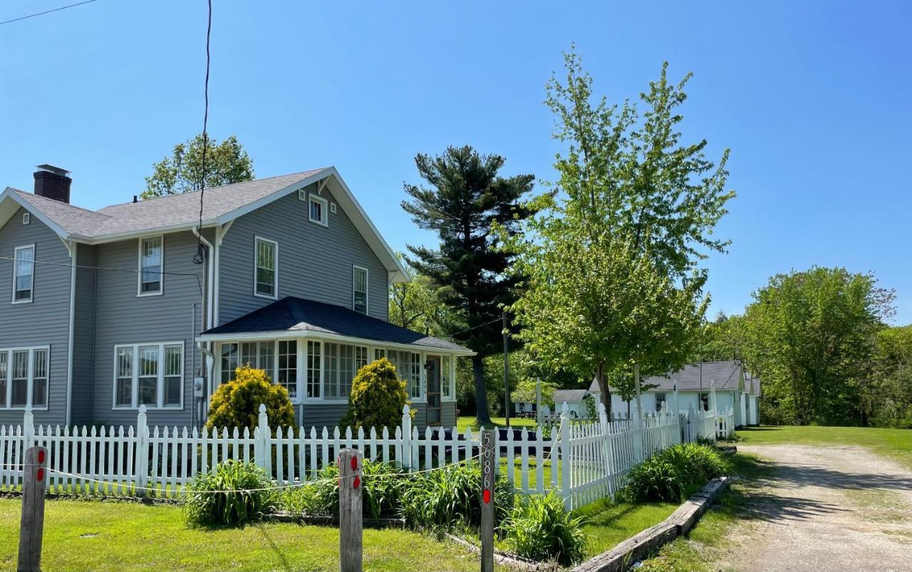 Drop Anchor Cottages And Lake House Geneva-on-the-Lake Extérieur photo